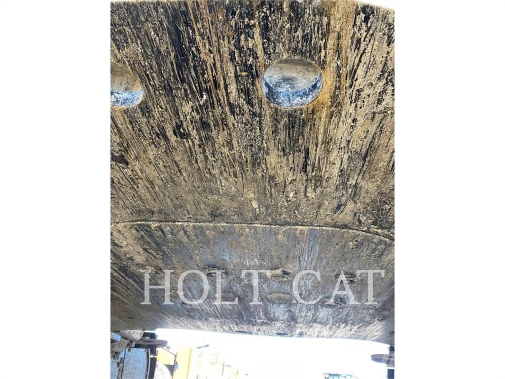 CAT 374 Gravemaskiner på larvebånd