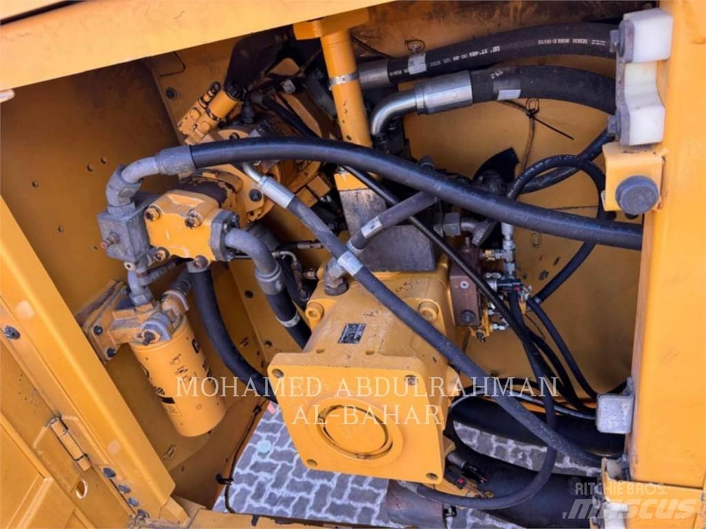 CAT 374D L Gravemaskiner på larvebånd