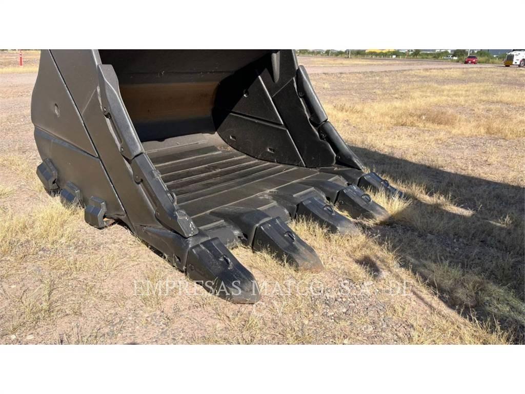CAT 390DL Gravemaskiner på larvebånd
