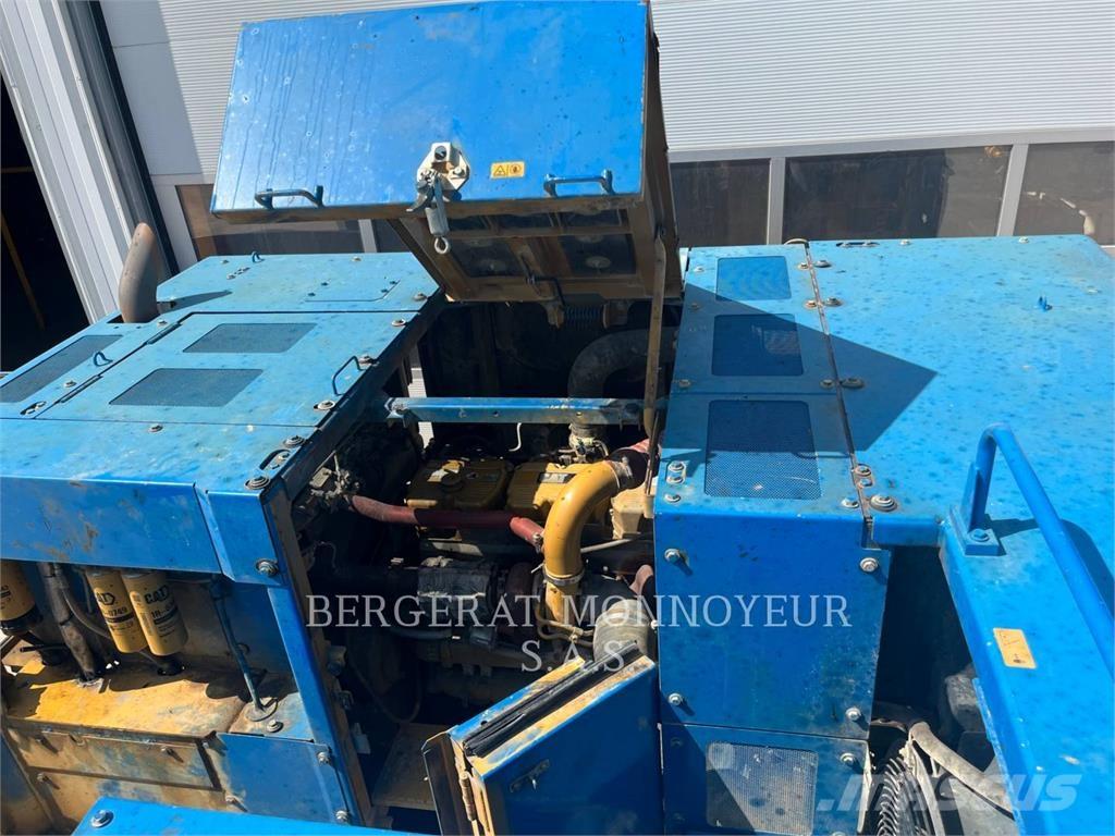 CAT 390F Gravemaskiner på larvebånd