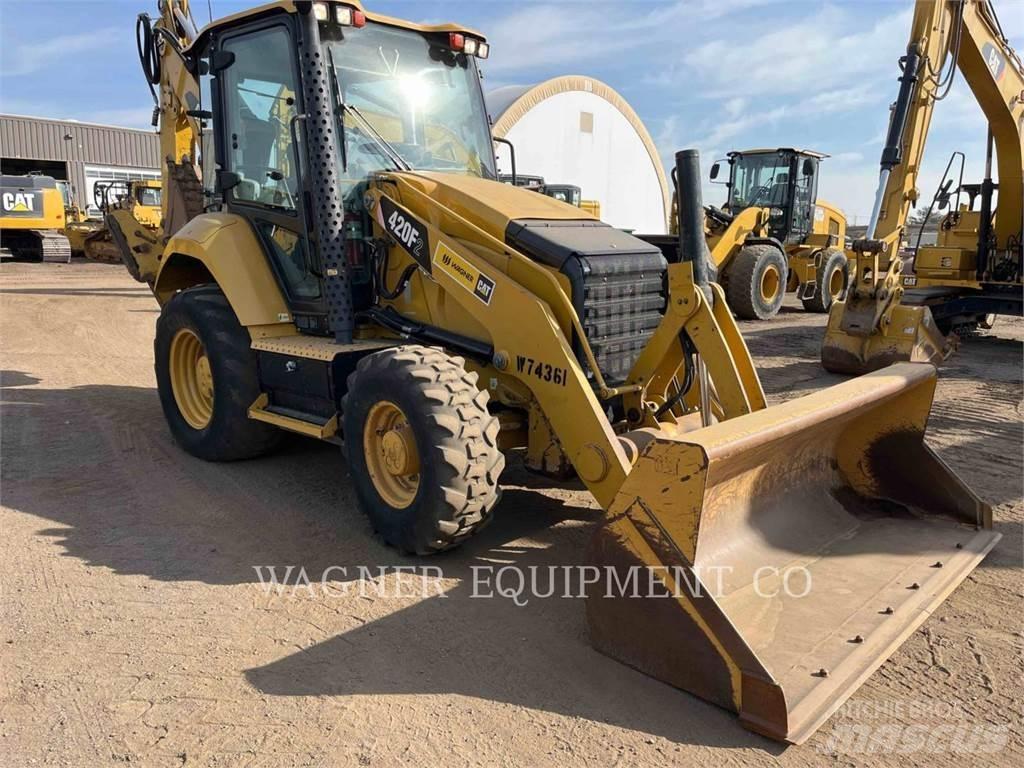 CAT 420F2 4WDE Rendegravere