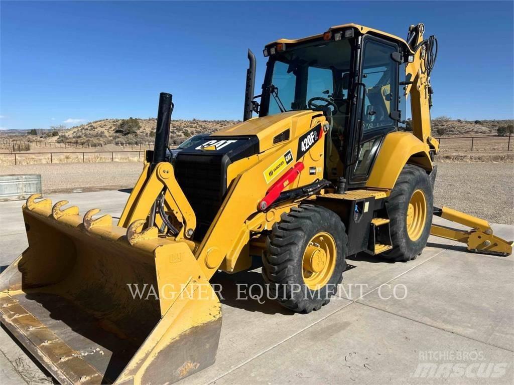CAT 420F2 4WDE Rendegravere