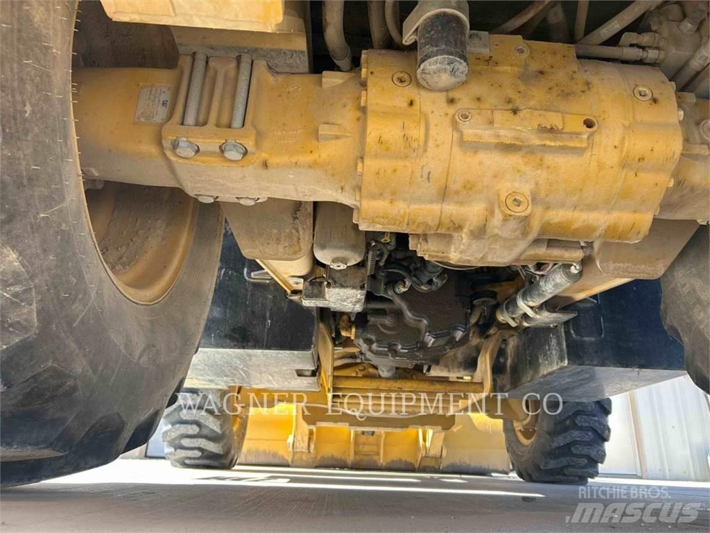 CAT 420F2 4WDE Rendegravere