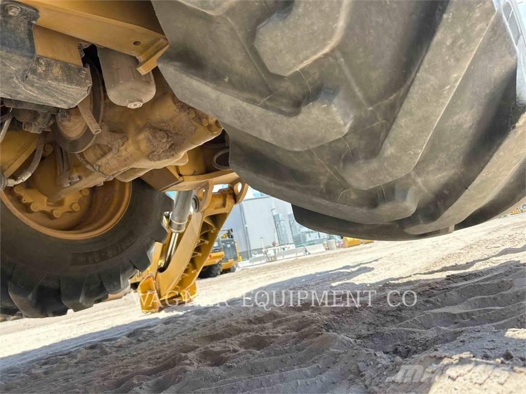 CAT 440 Rendegravere