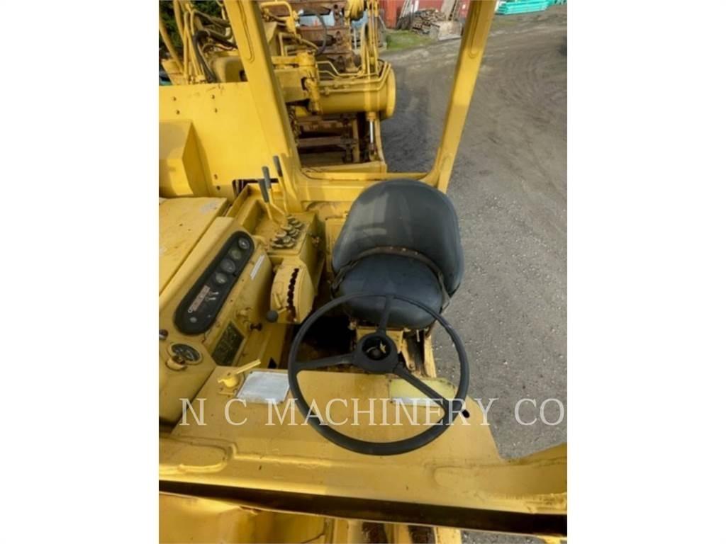 CAT 615 Skrabere