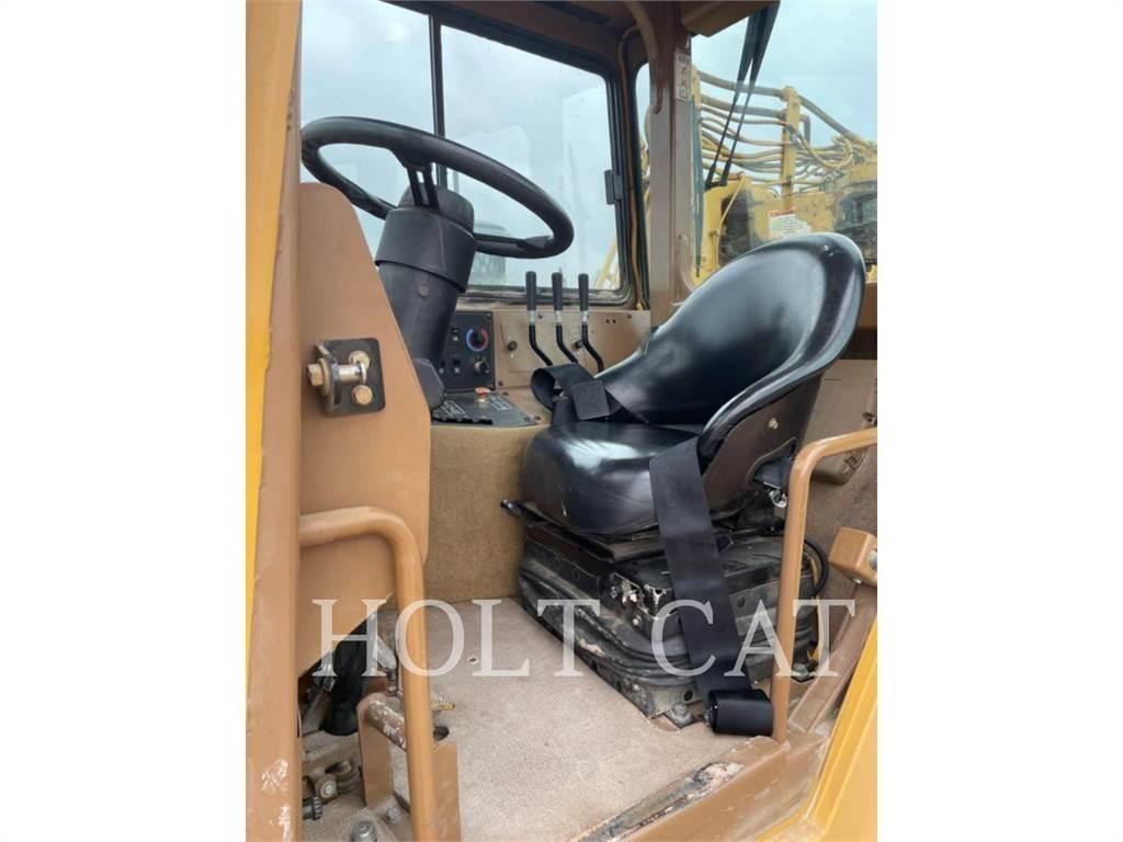 CAT 615CII Skrabere