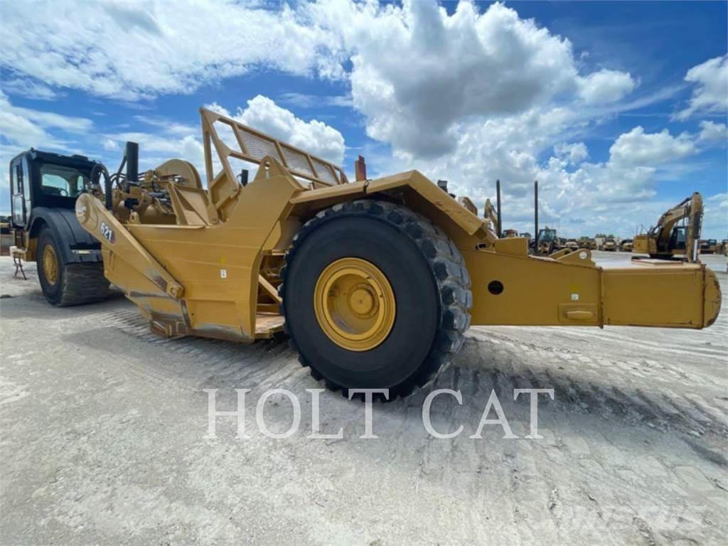 CAT 621 Skrabere