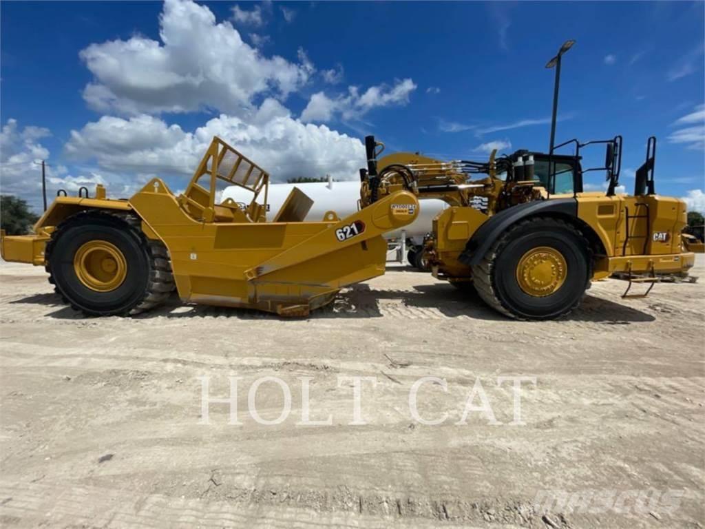 CAT 621 Skrabere
