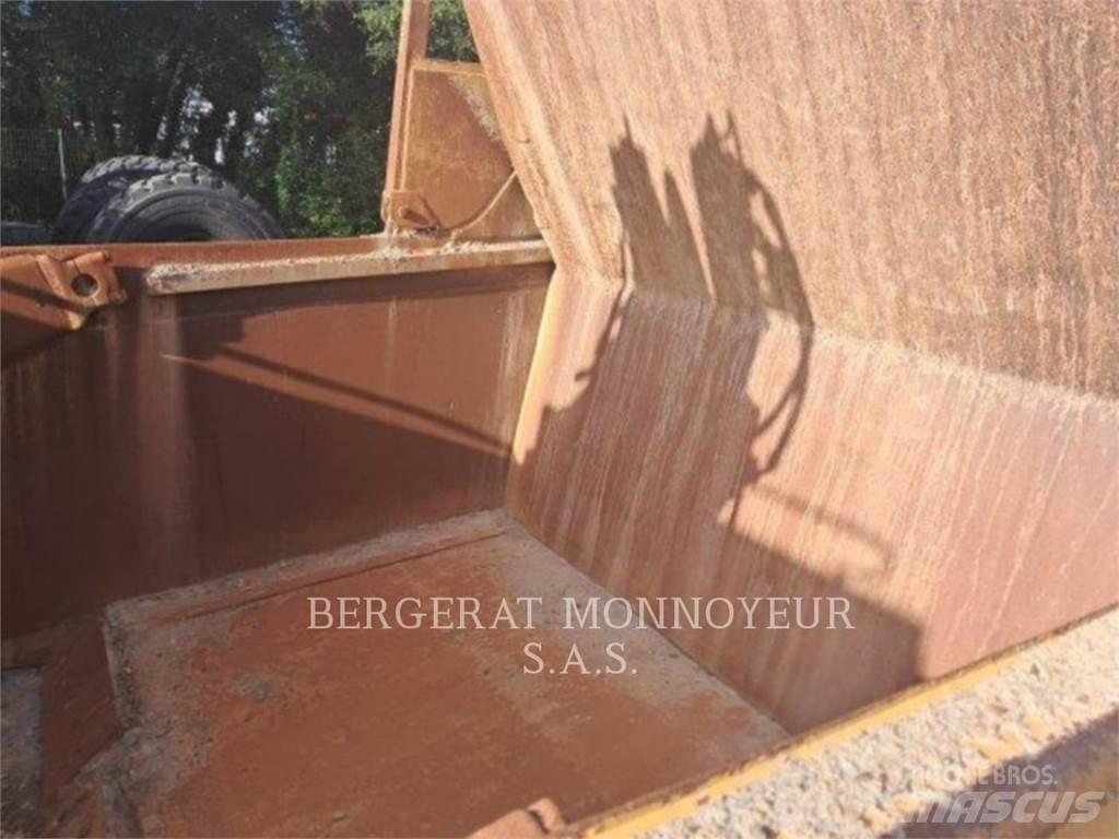 CAT 621F Skrabere
