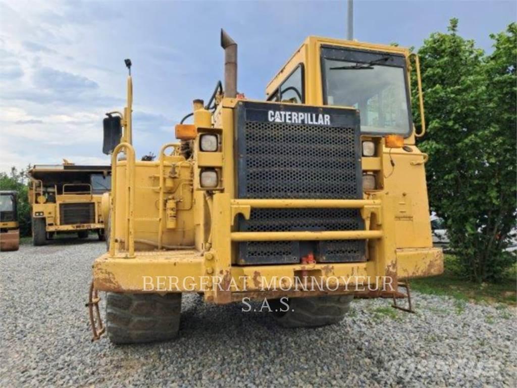 CAT 621F Skrabere