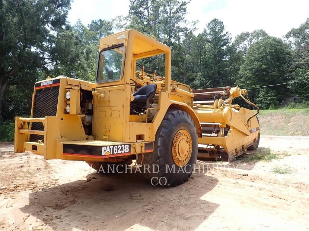 CAT 623B Skrabere