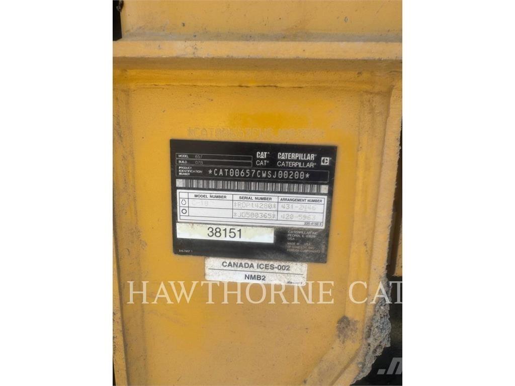 CAT 657 Skrabere