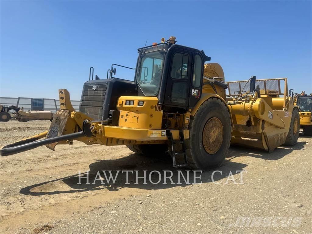 CAT 657 Skrabere