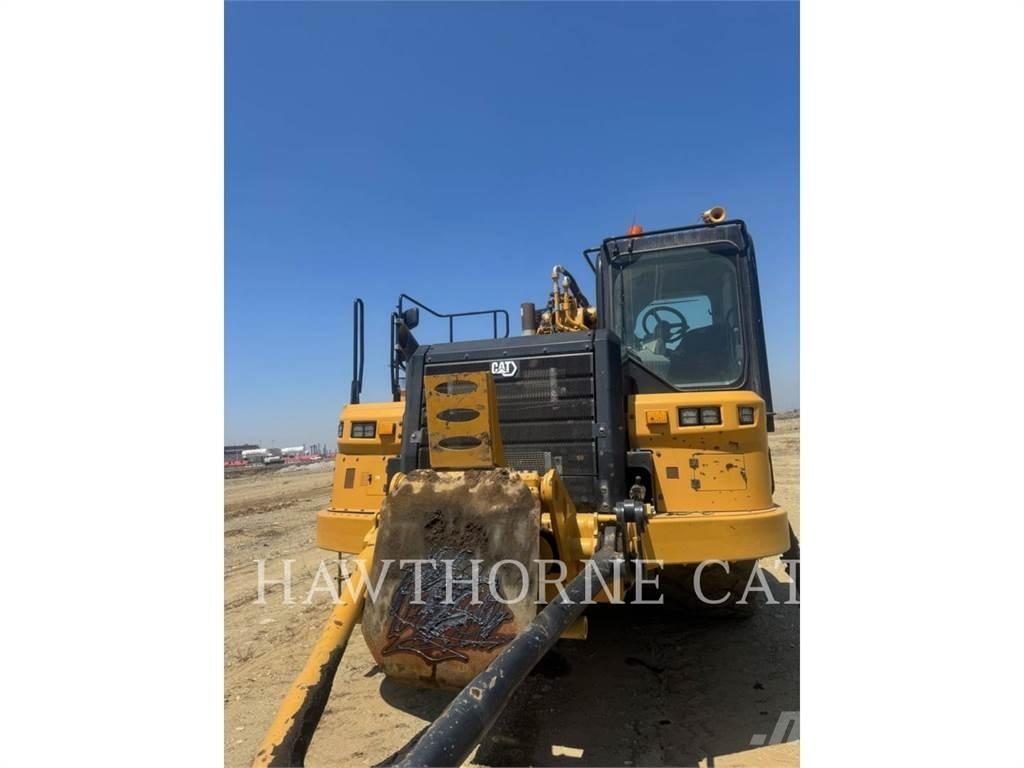 CAT 657 Skrabere