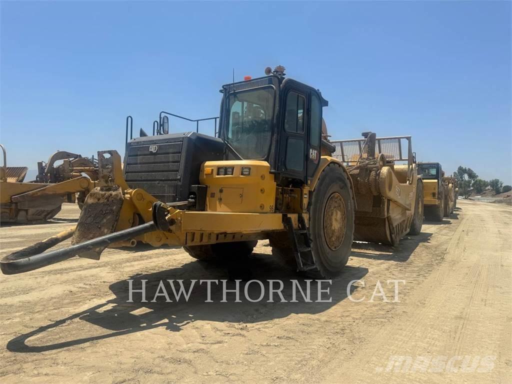 CAT 657 Skrabere