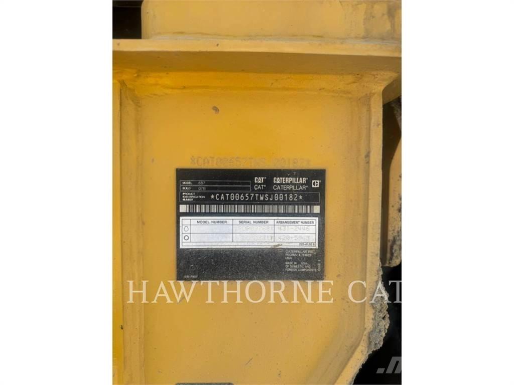 CAT 657 Skrabere