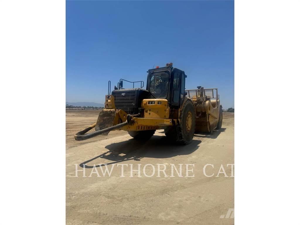 CAT 657 Skrabere