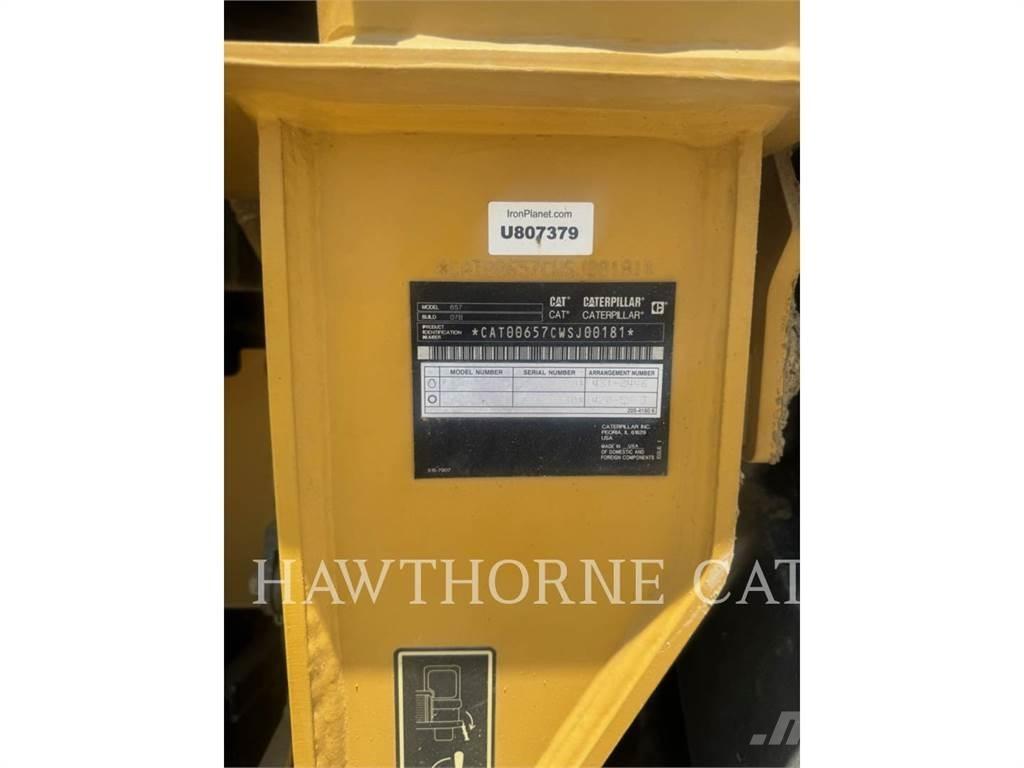 CAT 657 Skrabere