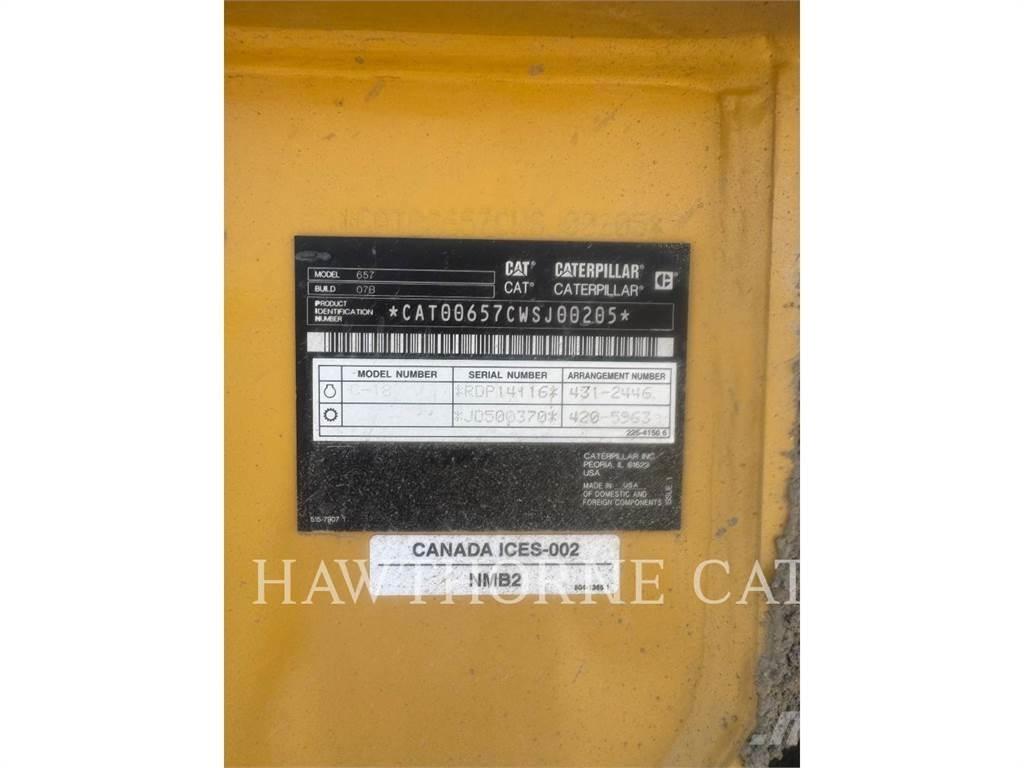 CAT 657 Skrabere