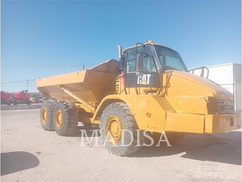 CAT 725 Terrængående lastbiler