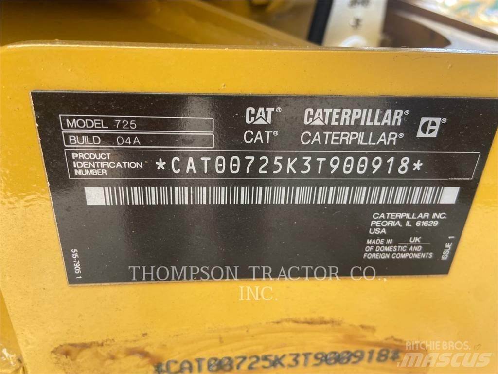 CAT 725 Terrængående lastbiler