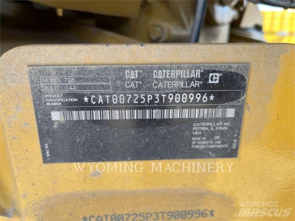 CAT 725 Terrængående lastbiler