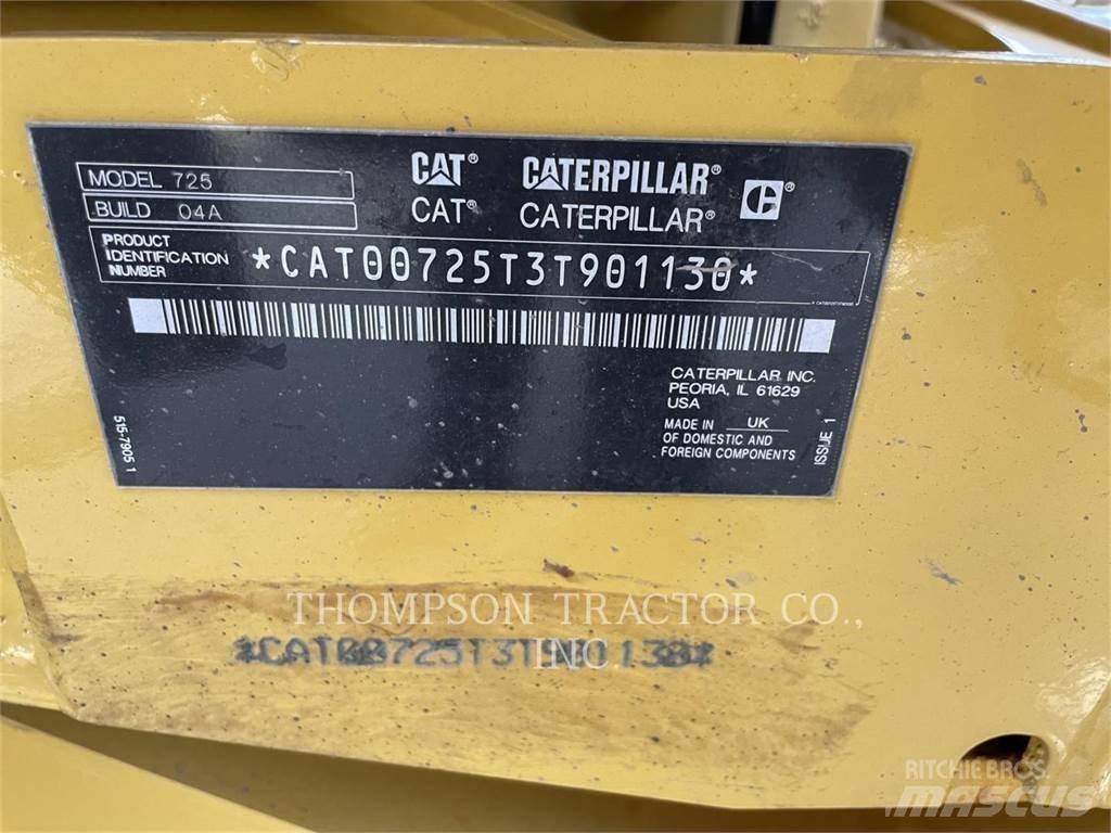 CAT 725 Terrængående lastbiler