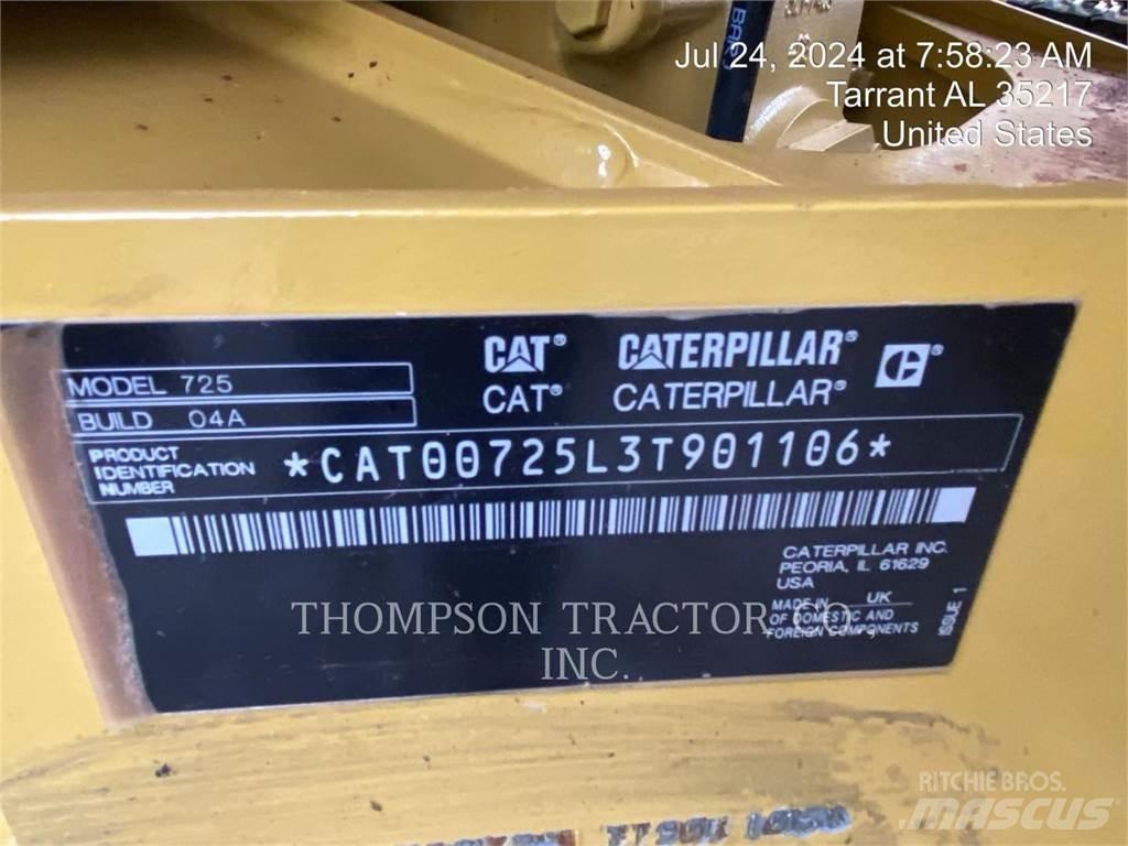 CAT 725 Terrængående lastbiler