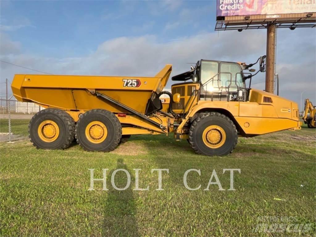 CAT 725 Terrængående lastbiler