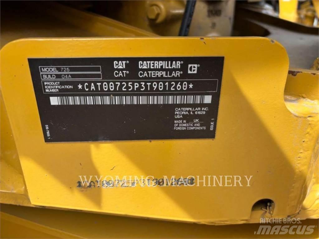 CAT 725 Terrængående lastbiler