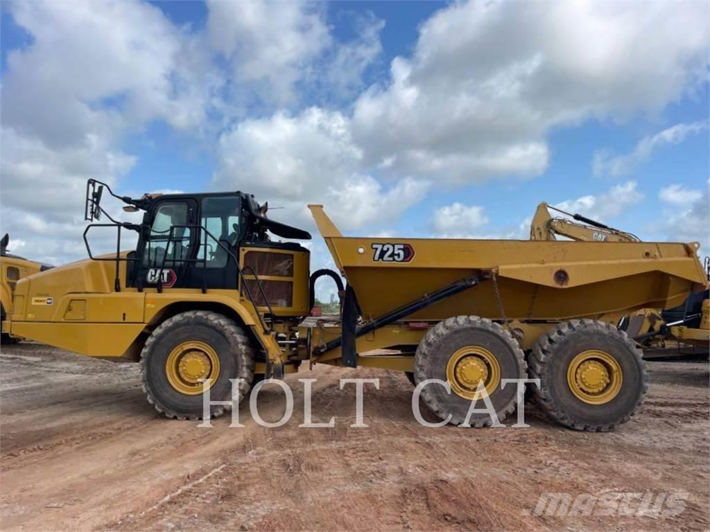 CAT 725 Terrængående lastbiler