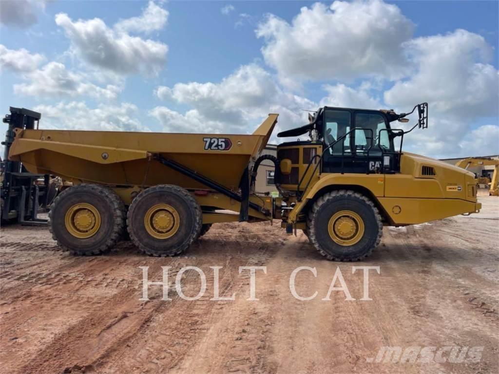 CAT 725 Terrængående lastbiler