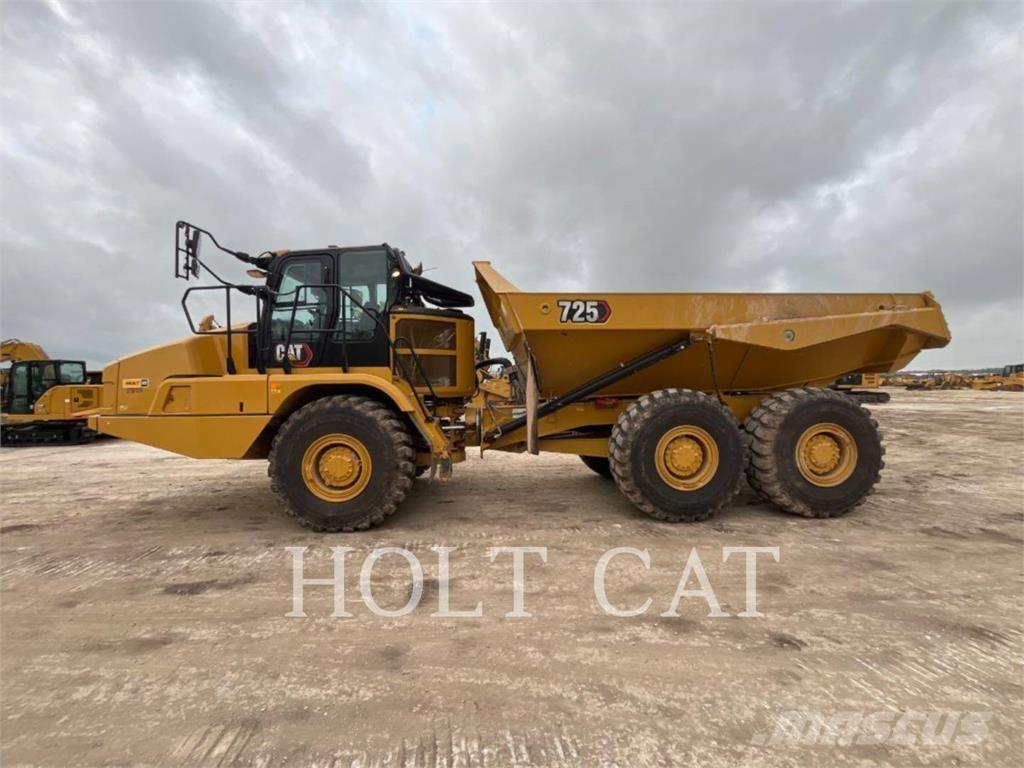 CAT 725 Terrængående lastbiler