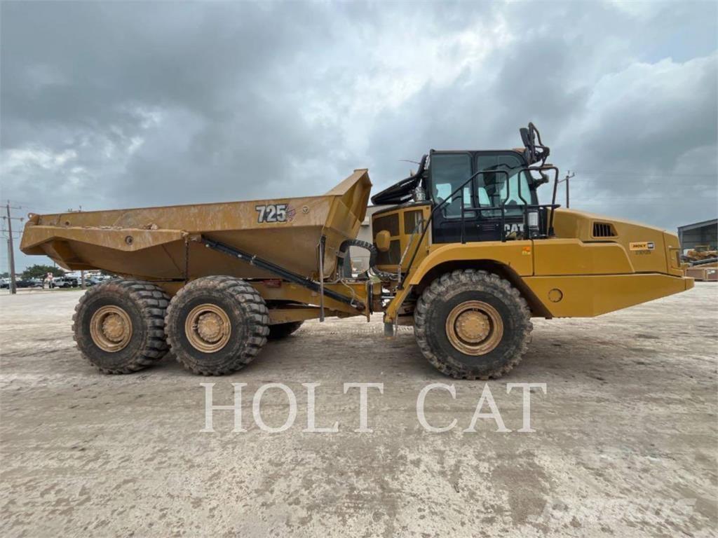 CAT 725 Terrængående lastbiler