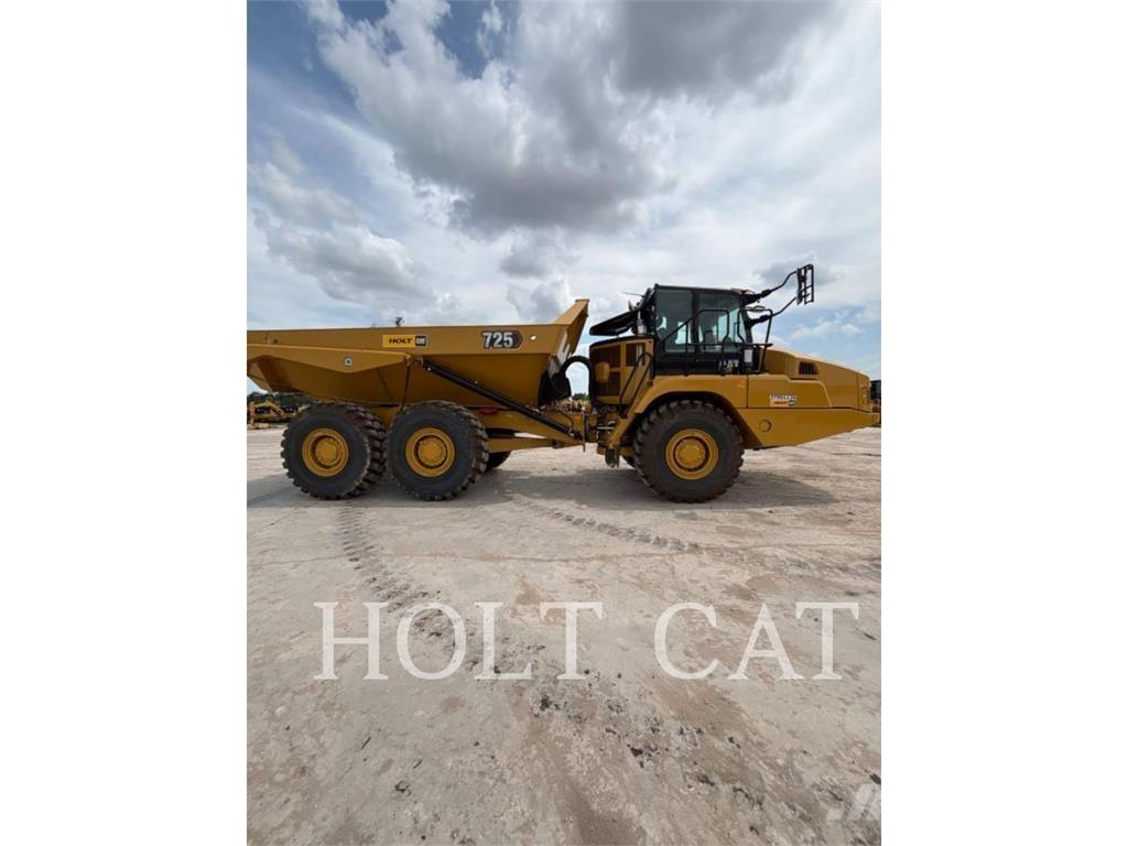 CAT 725 Terrængående lastbiler