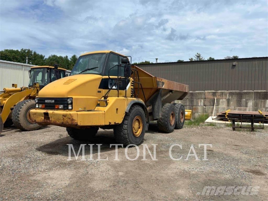 CAT 725 Terrængående lastbiler