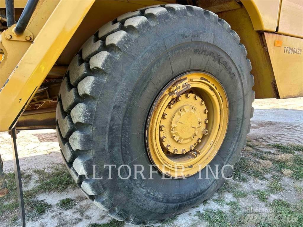 CAT 725C Terrængående lastbiler