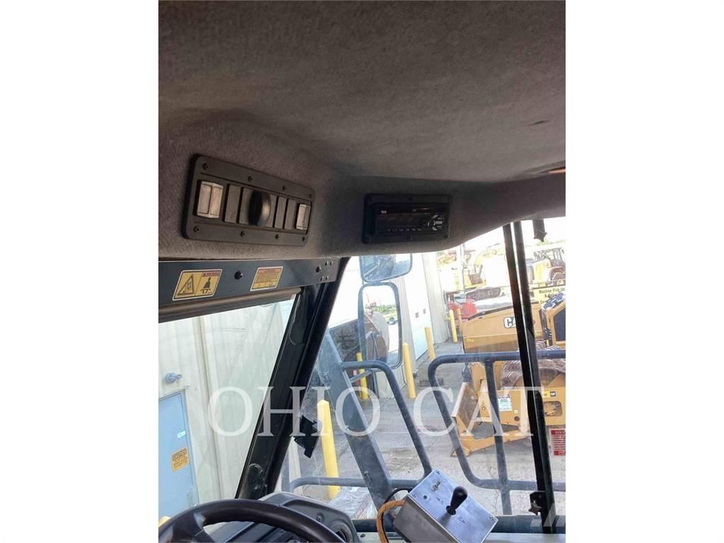 CAT 725C WT Terrængående lastbiler