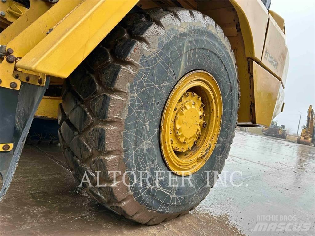 CAT 725C2 Terrængående lastbiler