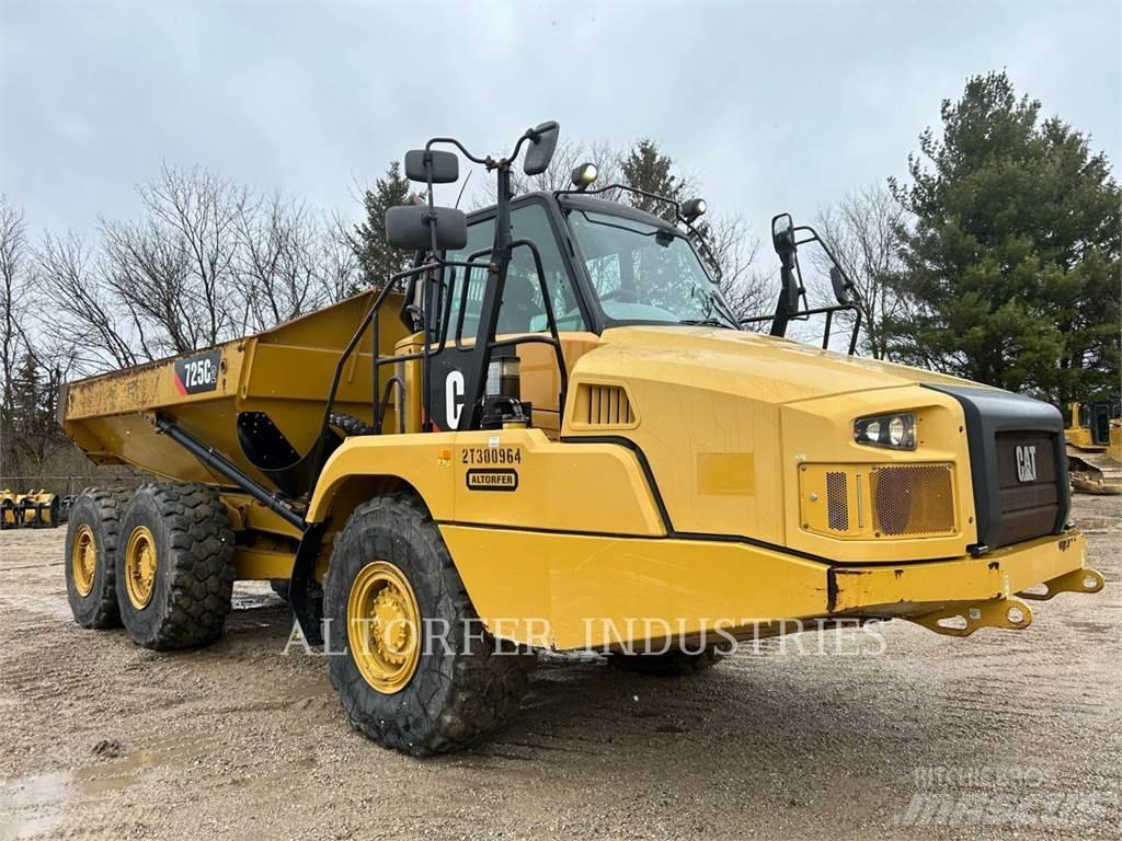 CAT 725C2 Terrængående lastbiler