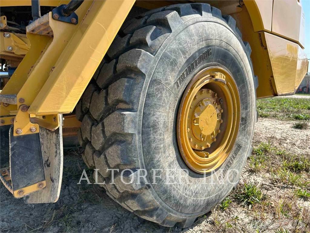 CAT 725C2 Terrængående lastbiler
