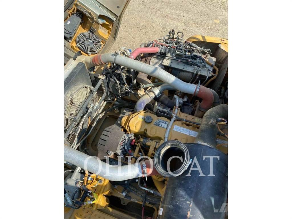 CAT 725C2 Terrængående lastbiler