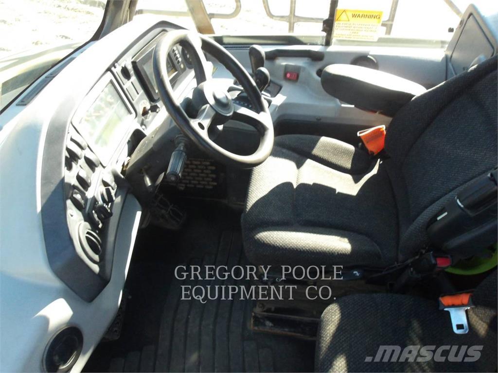 CAT 725C2 Terrængående lastbiler