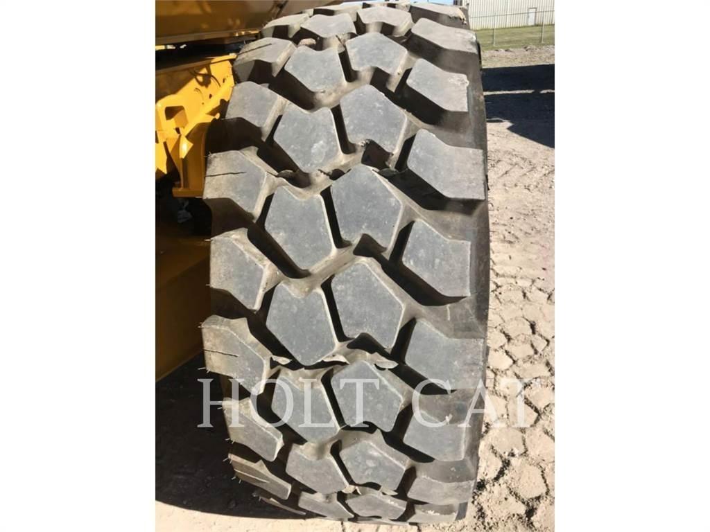 CAT 730 Terrængående lastbiler