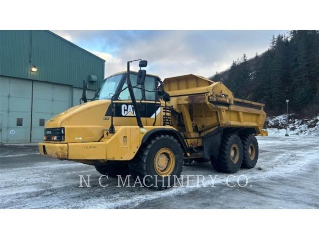 CAT 730 Terrængående lastbiler