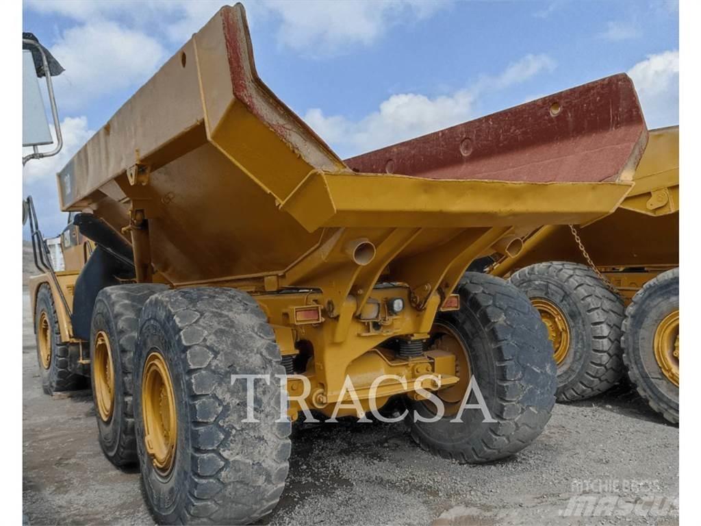 CAT 730 Terrængående lastbiler