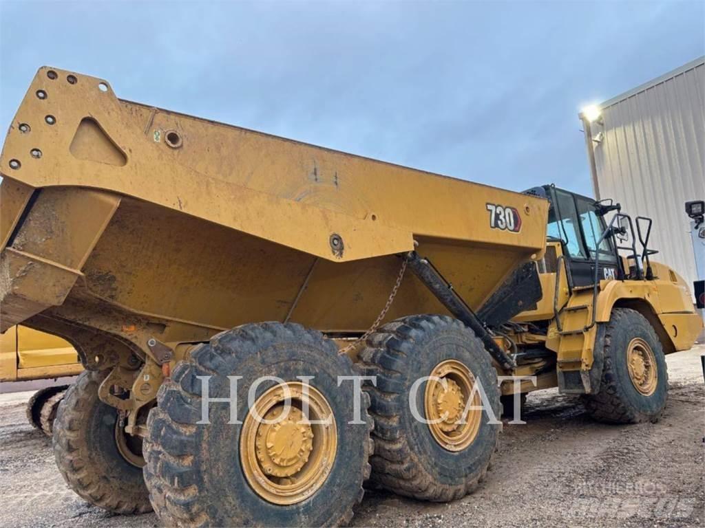 CAT 730 Terrængående lastbiler