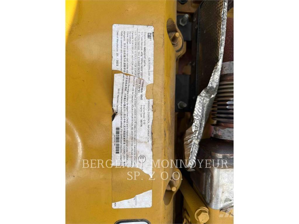 CAT 730 Terrængående lastbiler