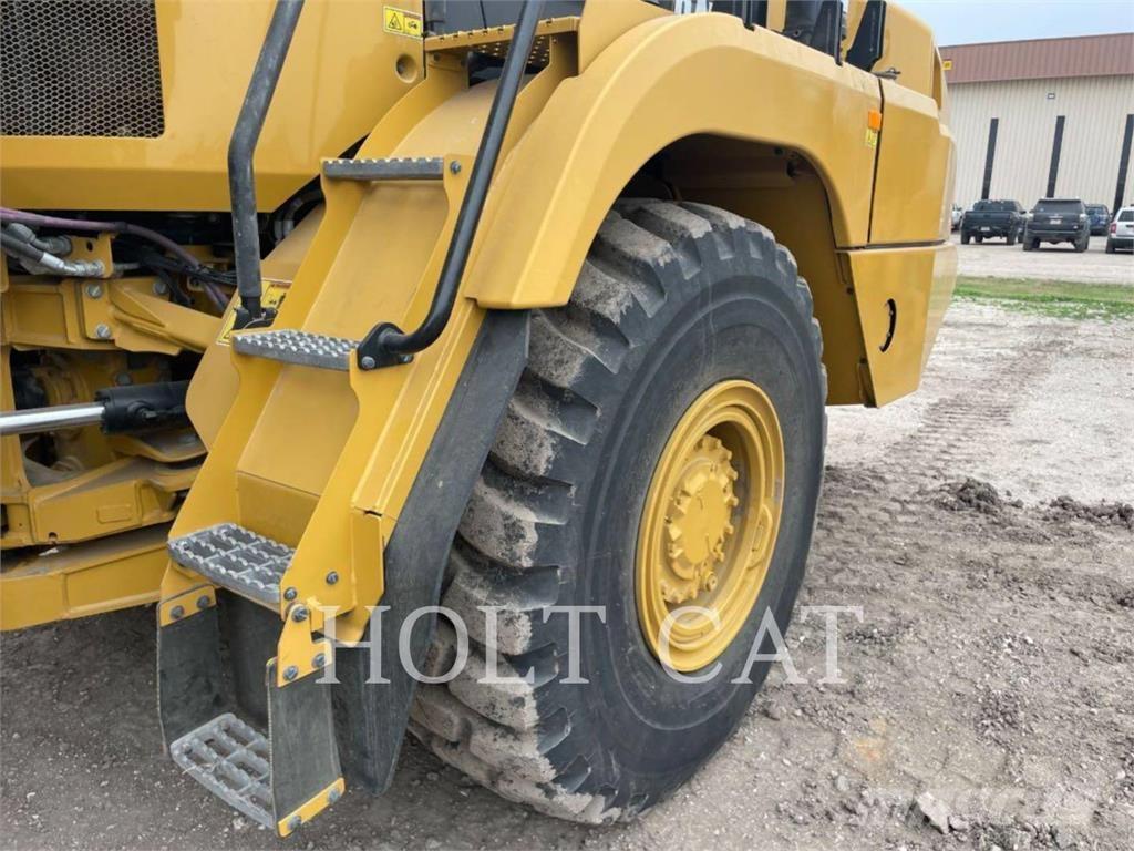 CAT 730 Terrængående lastbiler