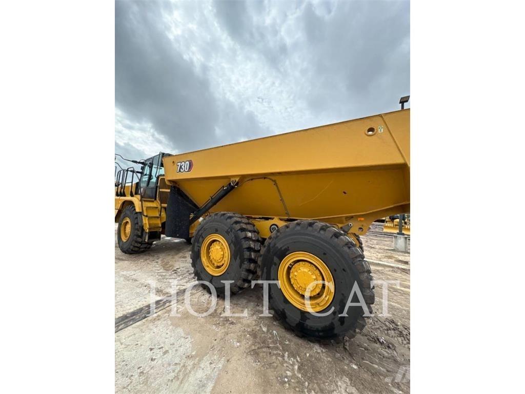CAT 730 Terrængående lastbiler